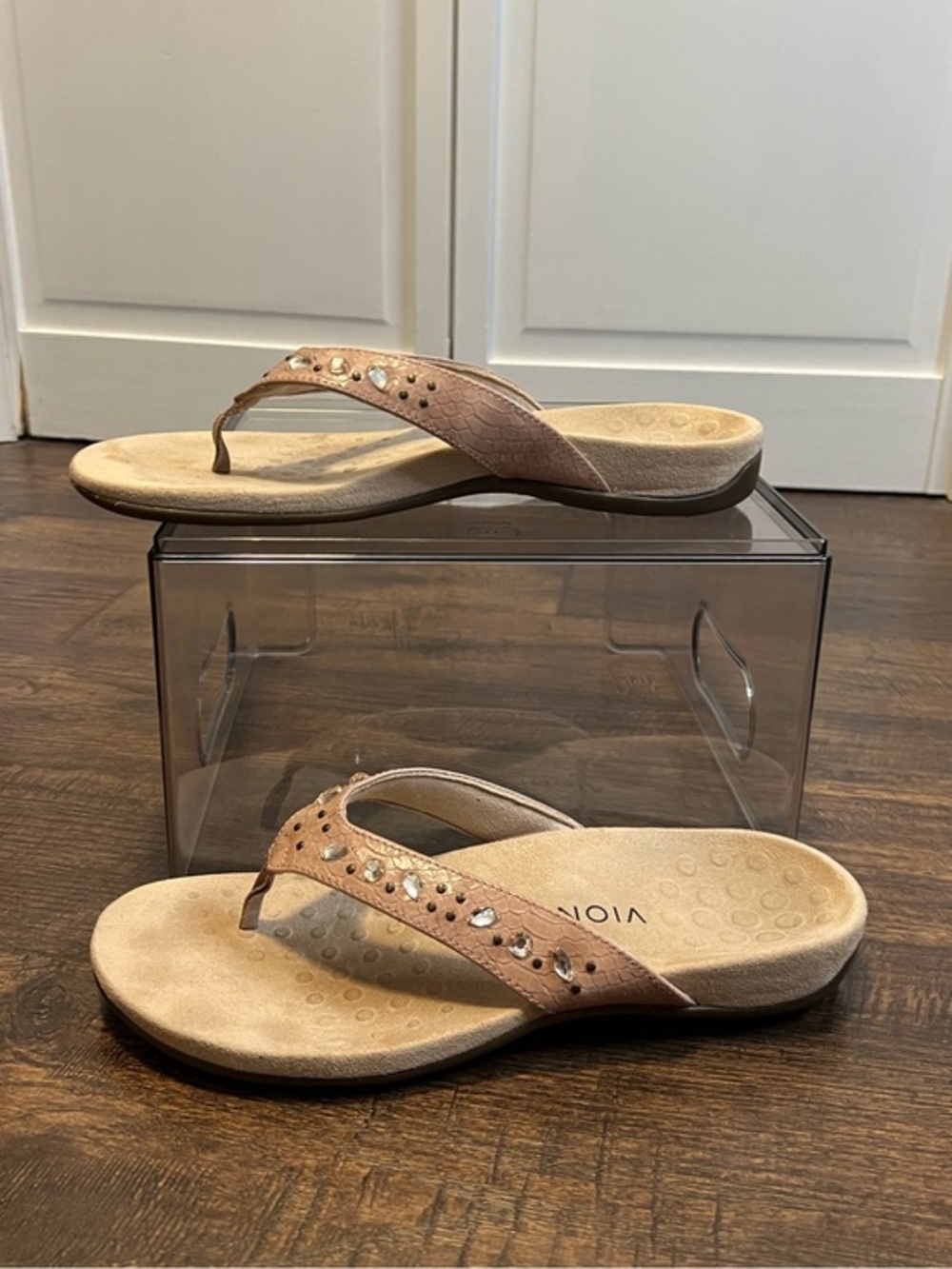 Vionic Lucia Women's Pink/Tan Jeweled Thong Sandals Size 9.5